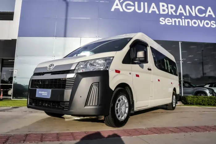 Toyota Hiace 2.8 D-4D TURBO DIESEL MINIBUS 15+1 DX AUTOMÁTICO 2025