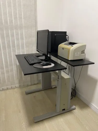 Mesa de computador / escritório dupla