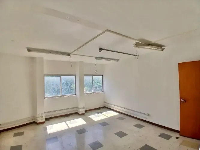 PRÉDIO COMERCIAL À VENDA OU LOCAÇÃO | GARIBALDI | SALVADOR /BAHIA