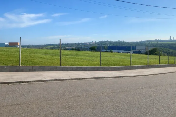Lote/Terreno para venda tem 1120 metros quadrados