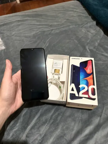 SAMSUNG A20 USADO