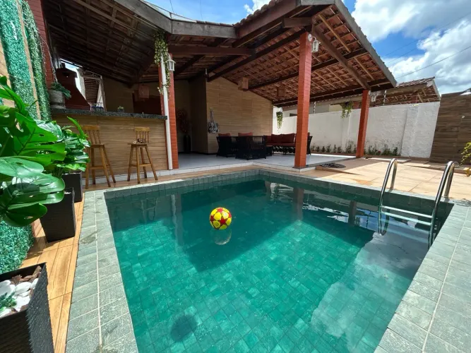 Casa no jardim Aeroporto ótima localização pronta para moral com piscina