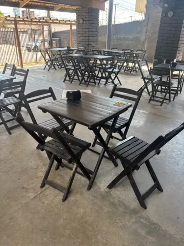 Mesa de Madeira e 4 cadeiras