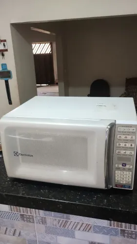 MICRO-ONDAS ELECTROLUX 34 L SUPER CONSERVADO EM PERFEITO ESTADO DE FUNCIONAMENTO