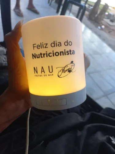 Luminária com caixa de som Bluetooth