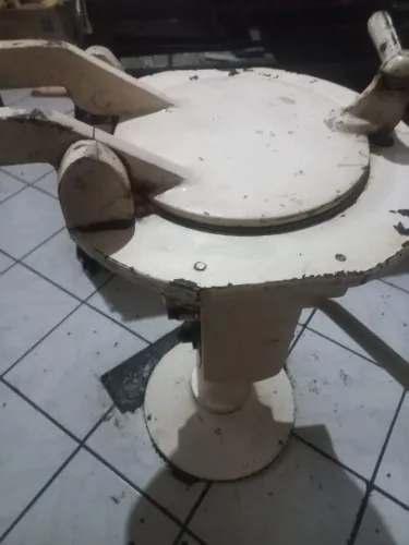 Vendo divisora de pães e massas de coluna