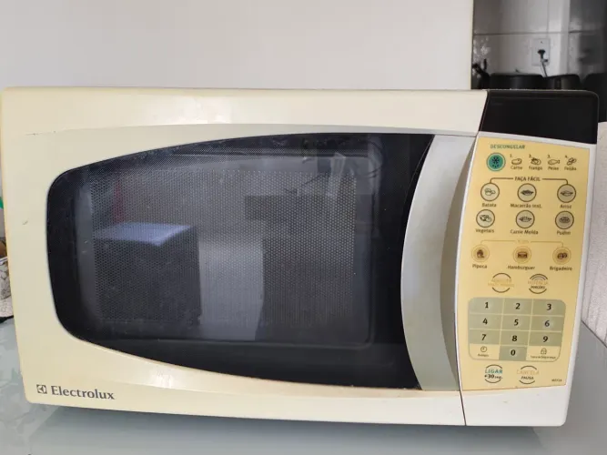 Micro-ondas Electrolux MEF28 220V