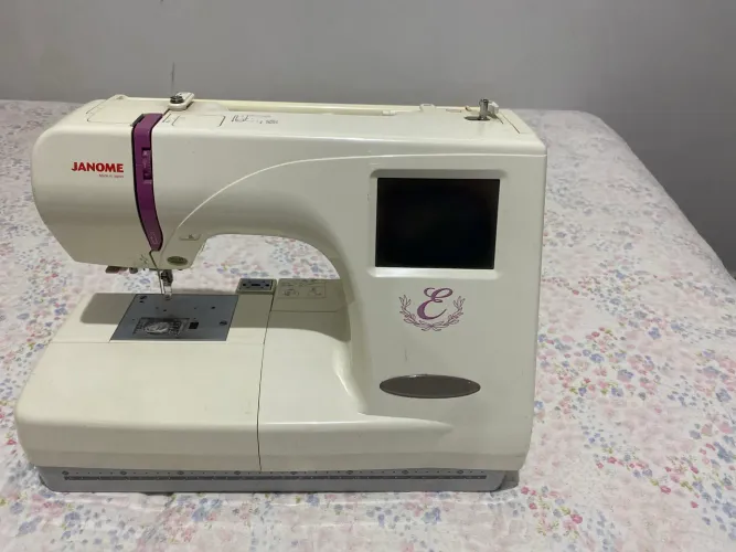 Máquina de bordar Janome 350e