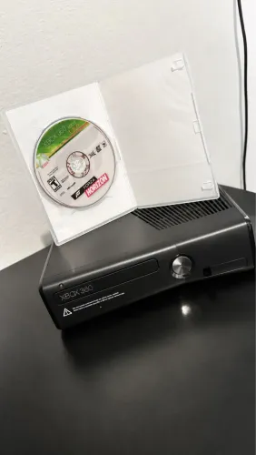 Xbox 360 Slim (LEIA A DESCRIÇÃO)