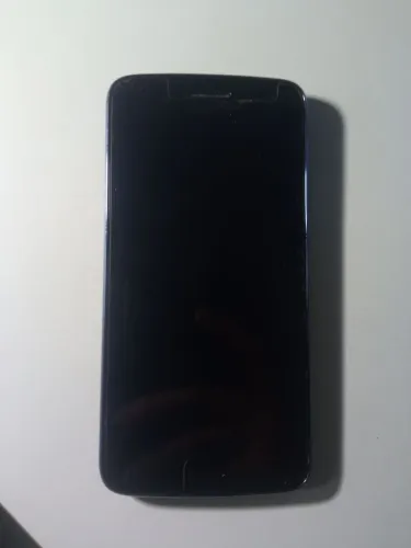 Moto g5 plus, funcionando mas com uma mancha na tela