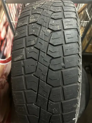 4 pneus 206 x 60 x 25 meia vida . 