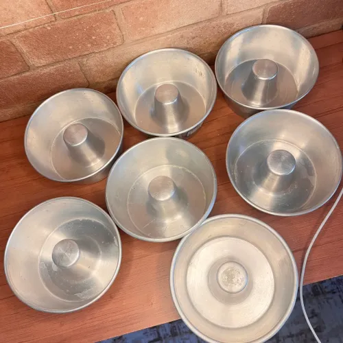 8 formas de alumínio para torta suíça/mini bolo ? muito conservadas