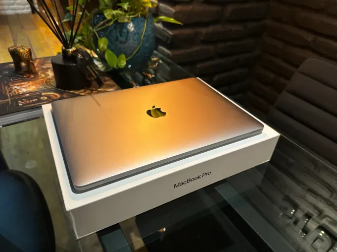 MacBook Pro 13? - Defeito na tela, funciona com monitor externo