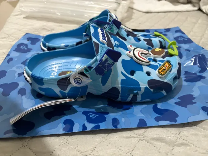 CROCS BAPE - AZUL TAM 42