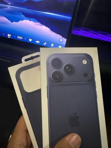 iPhone 14 Pro (Deep Blue)