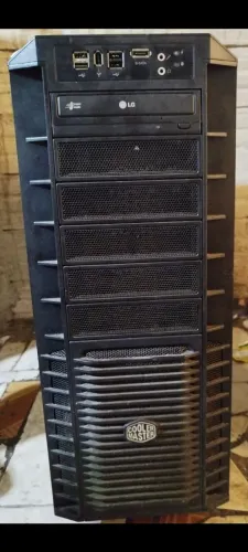 gabinetes gigante cooler master