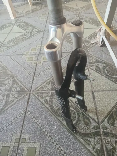 Suspensão da caloi raar