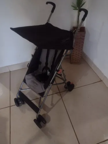 Carrinho de bebê passeio 