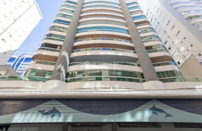 Auxiliadora Predial aluga Apartamento 4 dormitórios, sendo 2 suítes, impecável mobiliado,