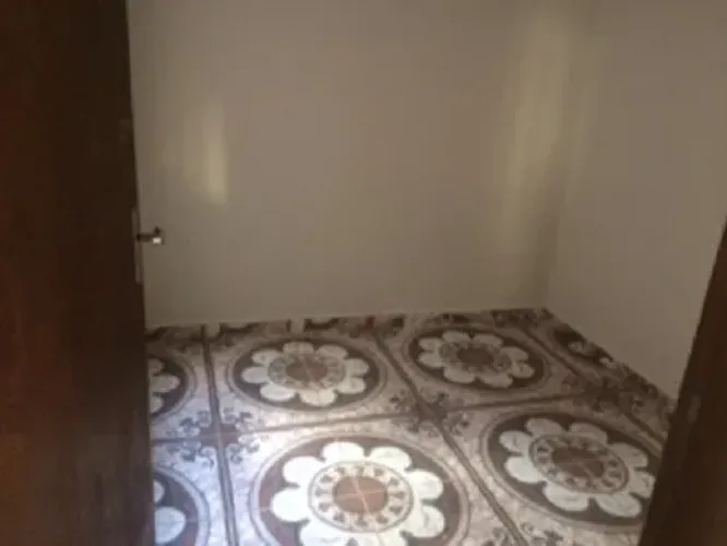 alugo aptº com 02 quartos, sala/cozinha conjugada, área de serviço e garagem