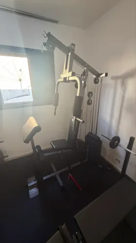 Estação de academia com 80kg mais de 15 exercícios 