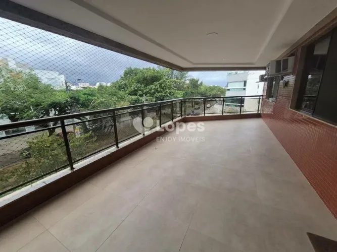 Lopes Enjoy Imóveis Vende Apartamento com 3 quartos, sendo 1 suíte, e 163m2 no Recreio