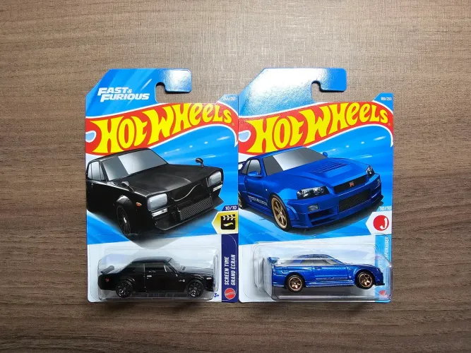 Hot Wheels Skyline HT 2000GT-X + BNR34 