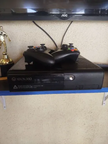 Xbox super slin desbloqueado só ligar e jogar ..com dois controles sem fio