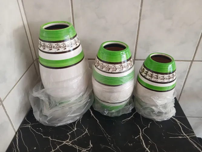 Conjunto de vasos em cerâmica