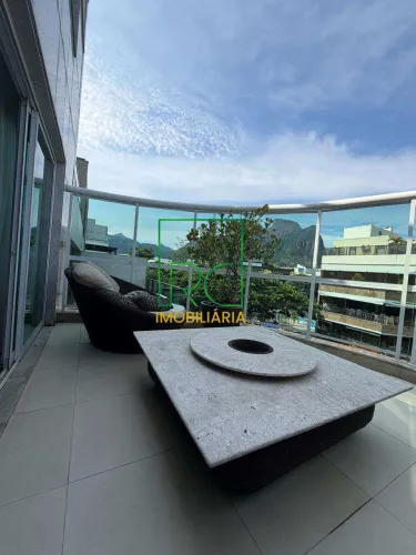 Apartamento para alugar em Rio de Janeiro, Barra da Tijuca, com 3 quartos, 180m²