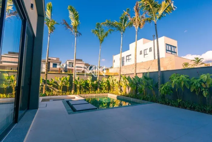 Sobrado à venda em Campinas, Loteamento Residencial Arborais, com 4 suítes, com 302.45 m²