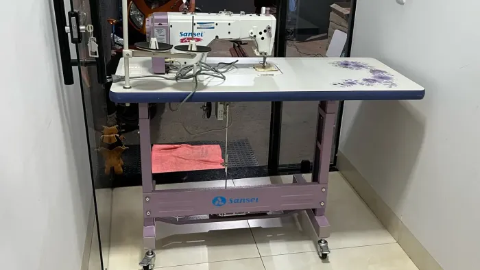 Vende-se máquina para costura