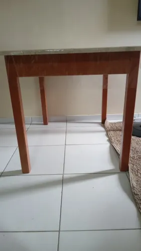 Vendo mesa de madeira com mármore travertino