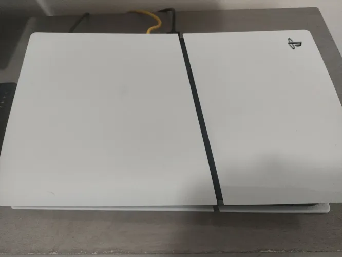 Vendo ps5 slim 2700