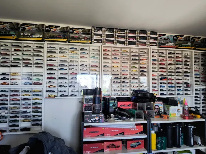 Coleção de miniaturas 1/24, 1/32, 1/43 e 1/64 hot Wheels, Bburago, Maisto, M2 machines ...
