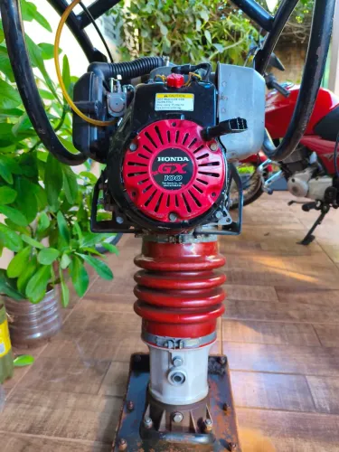 Compactador de Solo Menegotti (sapo) com Motor Honda GX100 Original