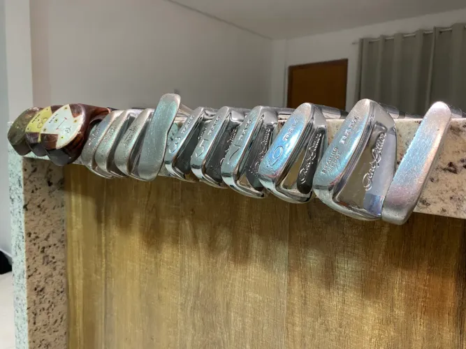 COLEÇÃO VINTAGE DE TACOS DE GOLFE (1970-1990)