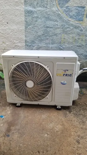 Vende-se duas centrais, 12 btu, 2 anos de uso, cada uma por R$800,00 reais,