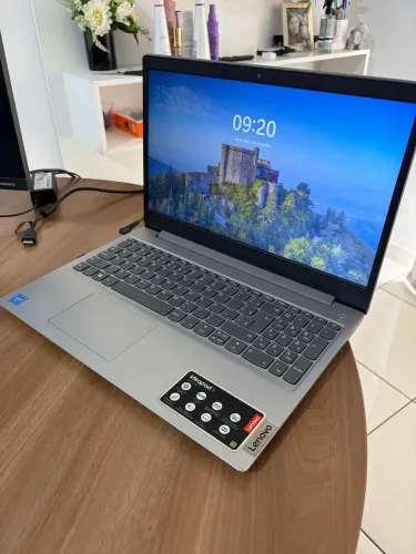 Notebook Lenovo IdeaPad 3i 128GB / 4GB RAM