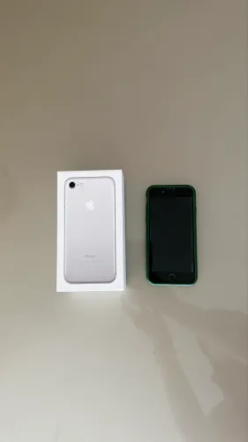 iPhone 7 silver