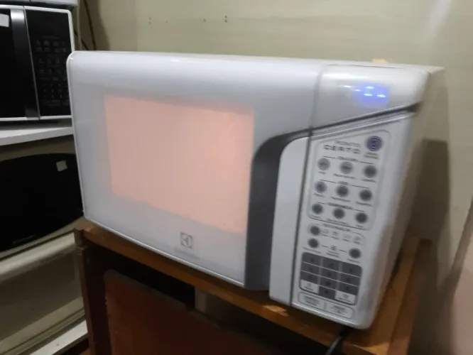 Microondas Electrolux 31 Litros 127v 1400w forte
