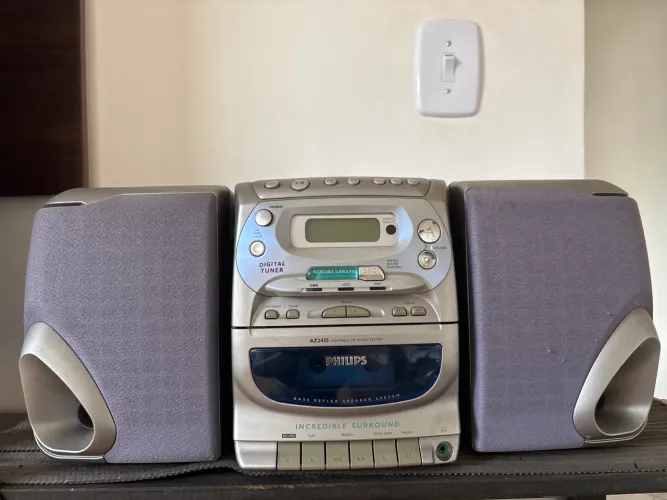 Som Portátil Philips AZ2425 - CD, Rádio e Fita | em ótimo estado 
