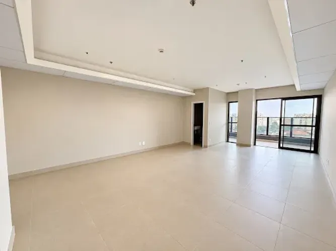 Sala para ALUGAR no Edf. Metropolitan Business/Med Center no Centro de Londrina, com 1 Vag