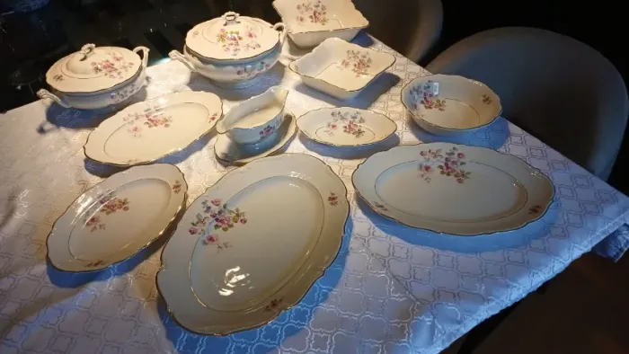 SERVIÇO DE JANTAR EM PORCELANA POLONESA 11 PEÇAS