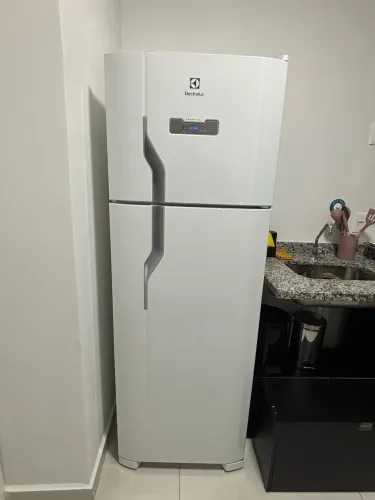 Refrigerador Electrolux Frost Free ( 7 meses de uso )