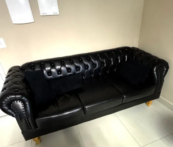 Sofá em couro