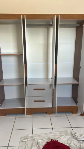 Guarda roupas novo