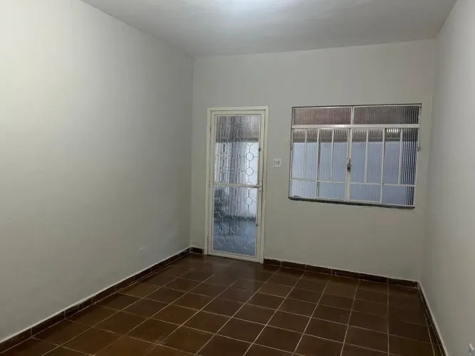 Aluga-se casa Rua Resende Siderlândia VR