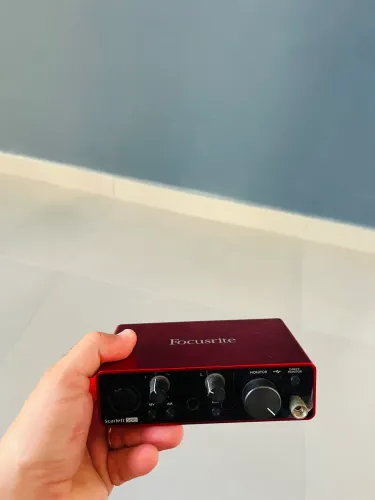 Placa de áudio Scarlet Solo 3 Geração