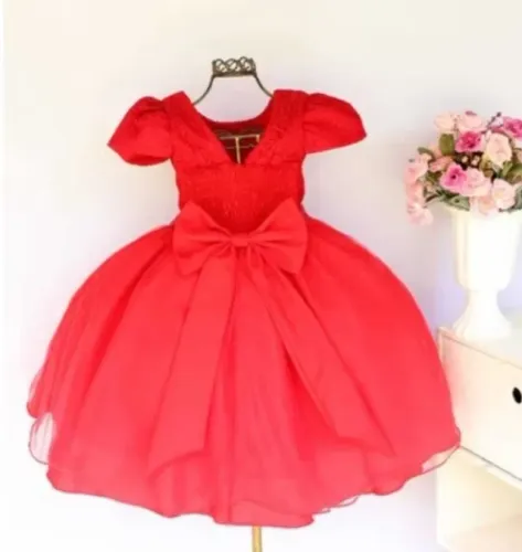 Vestido de Formatura Infantil entre 6 e 7 anos.